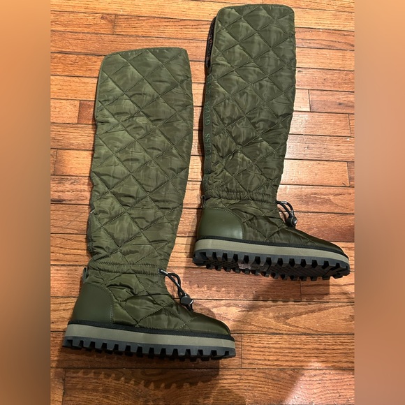 Guess Shoes - Guess Olive Green Quilted Winter Boots size 7.5 new